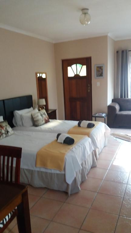 Rhodes Lodge สเตลเลนบอช ภายนอก รูปภาพ